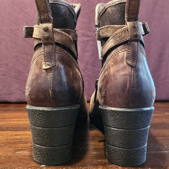 UGG Brown Wedge Booties Size 9 - Picture 6 of 6